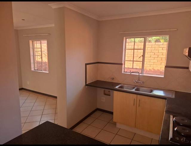2 BEDROOM PROPERTY TO RENT IN MOOIKLOOF RIDGE ESTATE